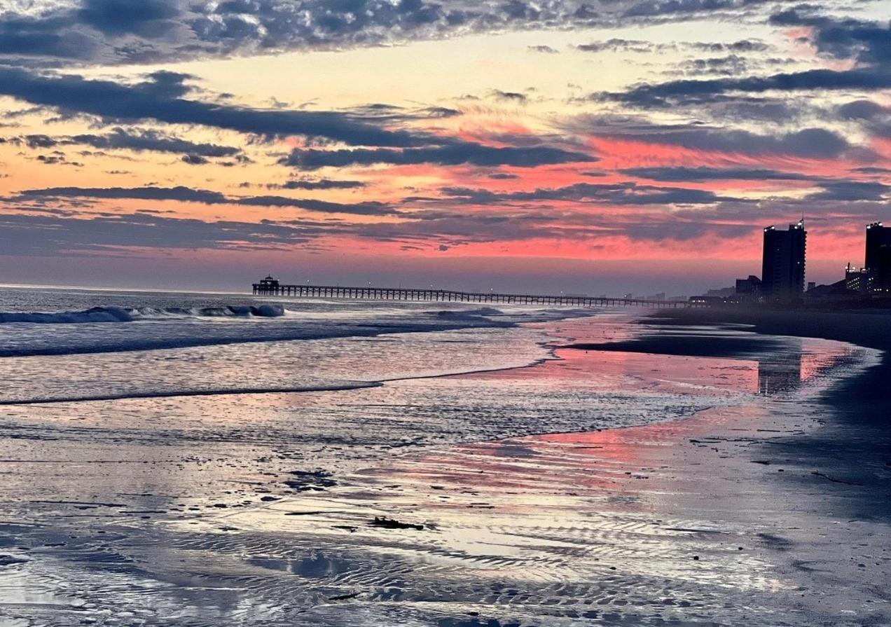 Beautiful Beachfront-Oceanfront First Floor 2Br 2Ba Condo In Cherry Grove, North Myrtle Beach! Renovated With A Fully Equipped Kitchen, 3 Separate Beds, Pool, Private Patio & Steps To The Sand! Exterior foto
